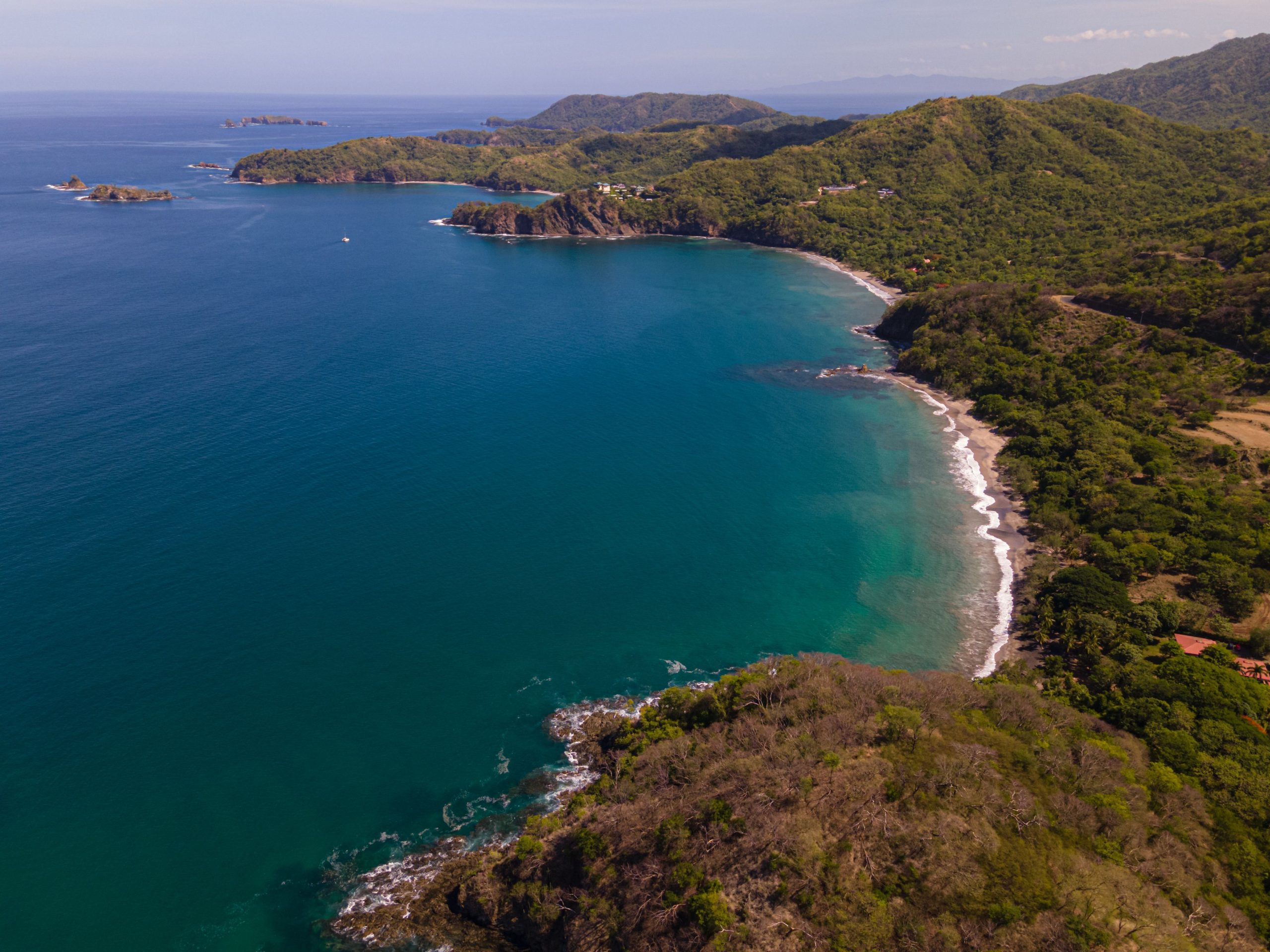 Costa del Pacífico de Costa Rica vista desde el aire