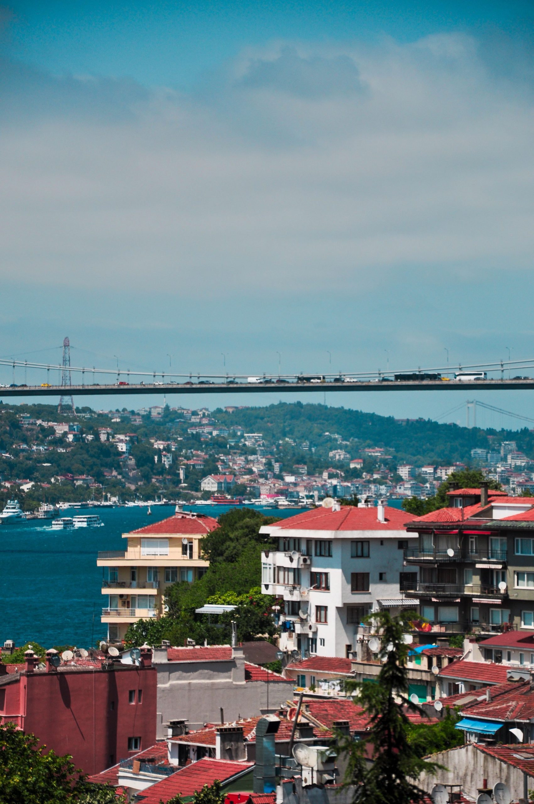 Panorámica urbana de Estambul junto al agua