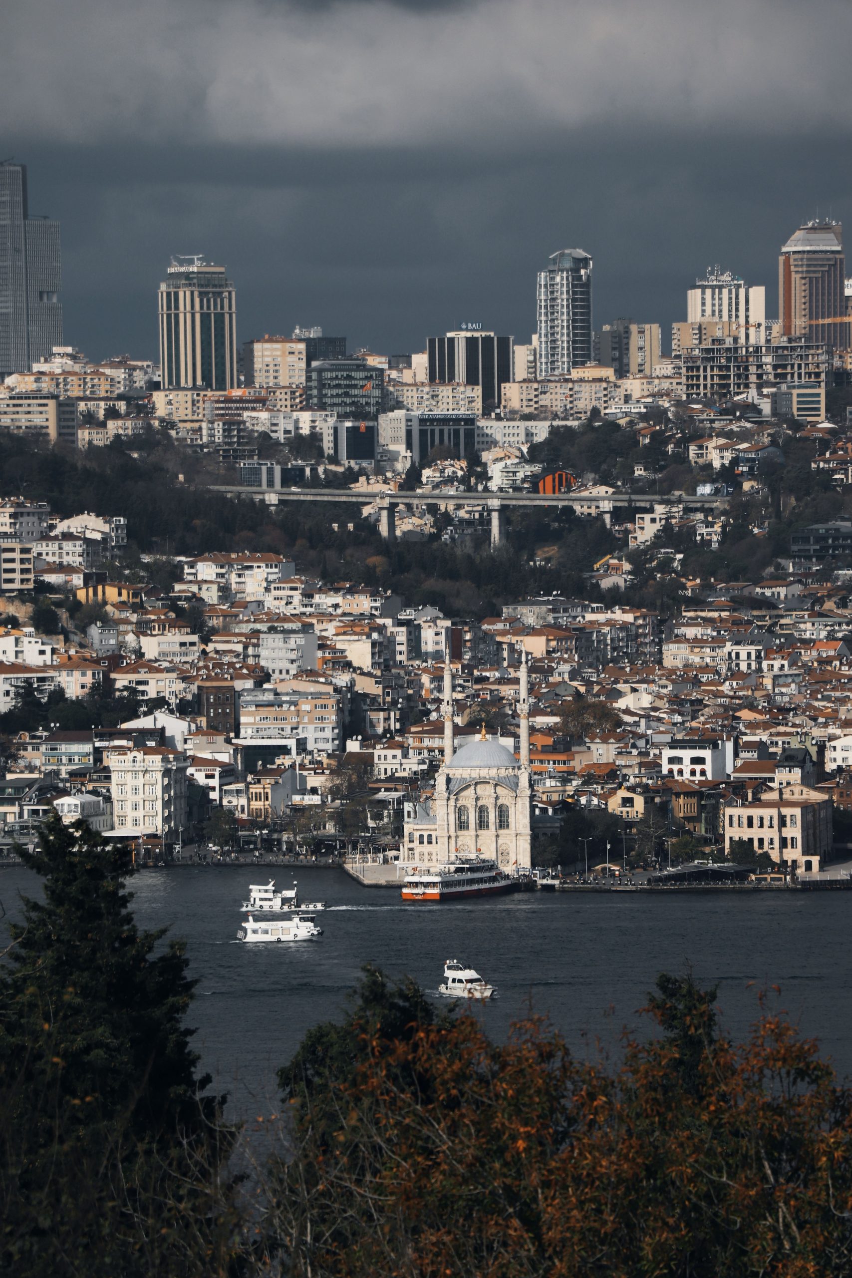 Arquitectura y casas junto al Bósforo en Estambul